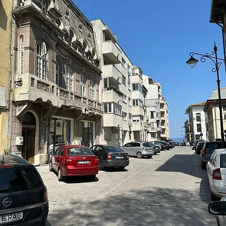 Old Town Next To Sea Apartment